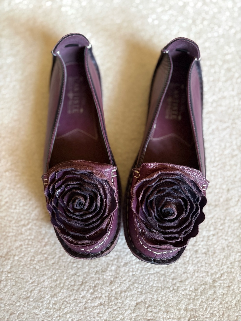 NWOT L’ARTISTE BY SPRING STEP DEZI SIZE 9 PLUM